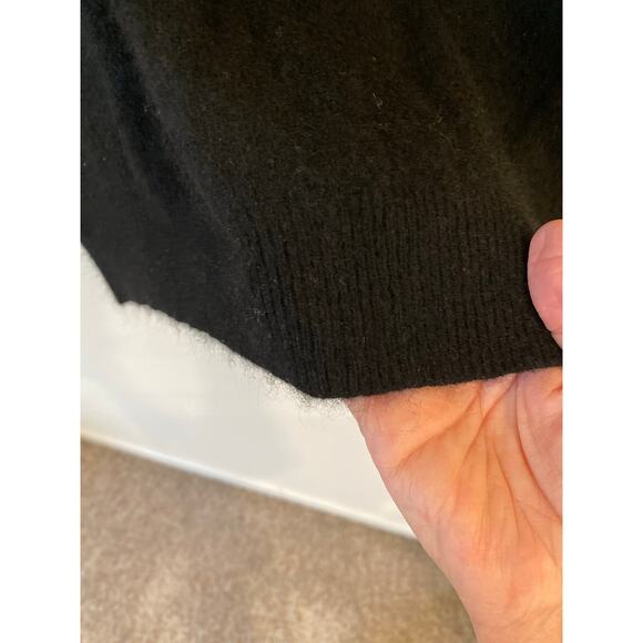 Club Room Luxury Men's Sweater Size Medium V-Neck Black 100% Cashmere - Picture 5 of 10